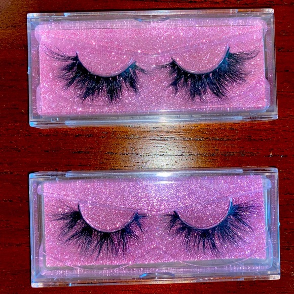 🎉 2/$20 🎉- 15MM Silk Lashes - Picture 3 of 6